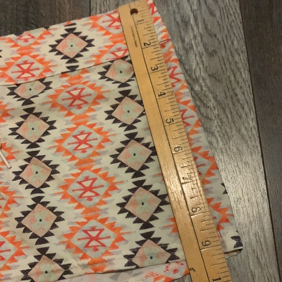 Billabong Shorts - Picture 6 of 8